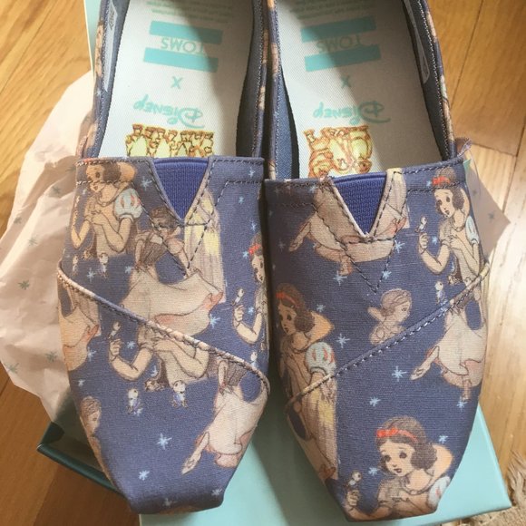 TOMS x Disney Snow White Canvas Classic Alpargata - Picture 4 of 10